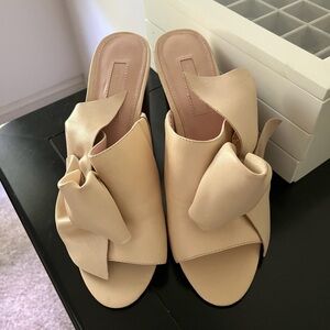 Avec Les Filles Marie Bow Block Heel, Nude shoes never worn